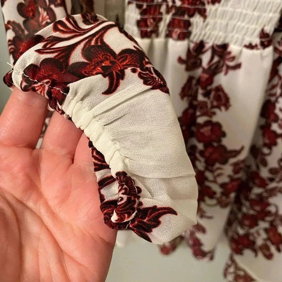 Xhilaration target white red floral smocked top tunic boho ruffle neck medium - Picture 9 of 12